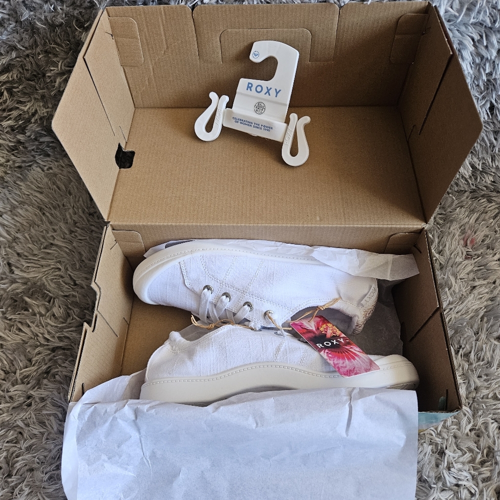 Roxy Women's Bayshore Slip-on, Sneaker Shoe - Picture 3 of 9